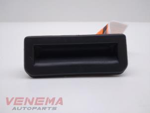 Gebrauchte Heckklappengriff Skoda Fabia III (NJ3) 1.0 12V Preis € 19,99 Margenregelung angeboten von Venema Autoparts
