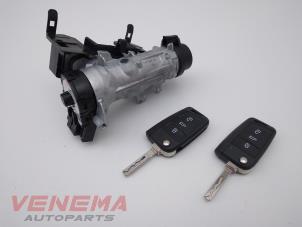 Used Ignition lock + key Skoda Fabia III (NJ3) 1.0 12V Price € 34,99 Margin scheme offered by Venema Autoparts