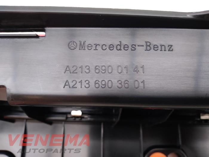 Abdeckung Stürmer Keil hinten van een Mercedes-Benz E Estate (S213) E-200d 2.0 Turbo 16V 2019