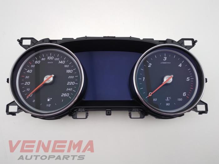 Cuentakilómetros de un Mercedes-Benz E Estate (S213) E-200d 2.0 Turbo 16V 2019