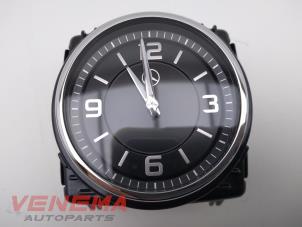 Gebrauchte Uhr Mercedes E Estate (S213) E-200d 2.0 Turbo 16V Preis € 64,99 Margenregelung angeboten von Venema Autoparts