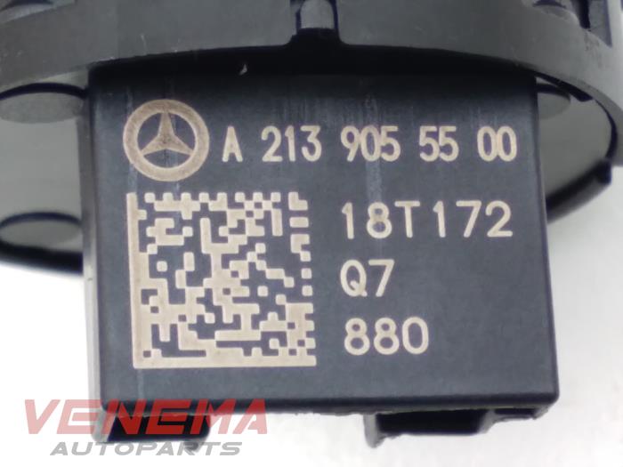 Start/Stopp Schalter van een Mercedes-Benz E Estate (S213) E-200d 2.0 Turbo 16V 2019