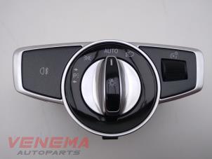 Używane Przelacznik swiatel Mercedes E Estate (S213) E-200d 2.0 Turbo 16V Cena € 24,99 Procedura marży oferowane przez Venema Autoparts