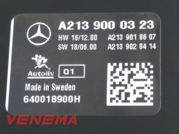 Kamera Vorderseite van een Mercedes-Benz E Estate (S213) E-200d 2.0 Turbo 16V 2019