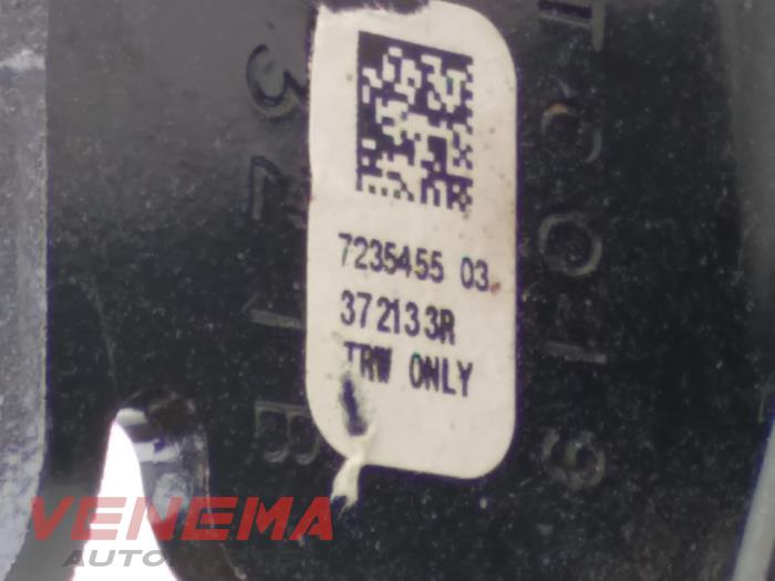 Wtyk pasa bezpieczenstwa lewy tyl z BMW X3 (F25) xDrive35d 24V 2014
