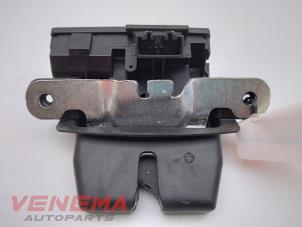 Gebrauchte Schließmechanik Heckklappe Ford B-Max (JK8) 1.0 EcoBoost 12V 100 Preis € 19,99 Margenregelung angeboten von Venema Autoparts