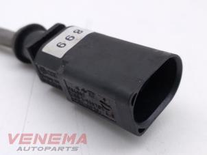 Auspuff Temperatursensor van een Volkswagen Touran (5T1) 2.0 TDI 110 2018