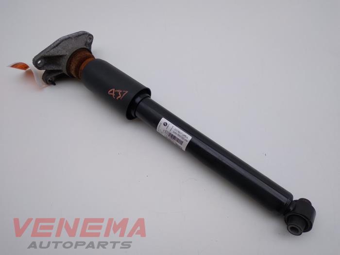 Rear shock absorber, right from a BMW 1 serie (F20) 120d TwinPower Turbo 2.0 16V 2017
