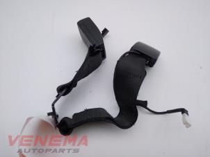 Used Rear seatbelt buckle, centre BMW 1 serie (F20) 120d TwinPower Turbo 2.0 16V Price € 24,99 Margin scheme offered by Venema Autoparts