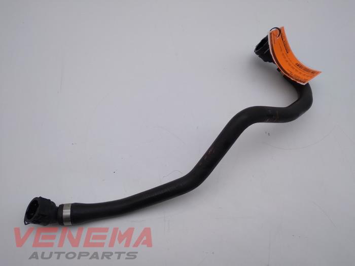 Radiator hose from a BMW 1 serie (F20) 120d TwinPower Turbo 2.0 16V 2017