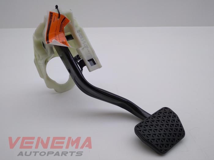 Używane Pedal hamulca BMW 1 serie (F20) 120d TwinPower Turbo 2.0 16V Cena € 39,99 Procedura marży oferowane przez Venema Autoparts