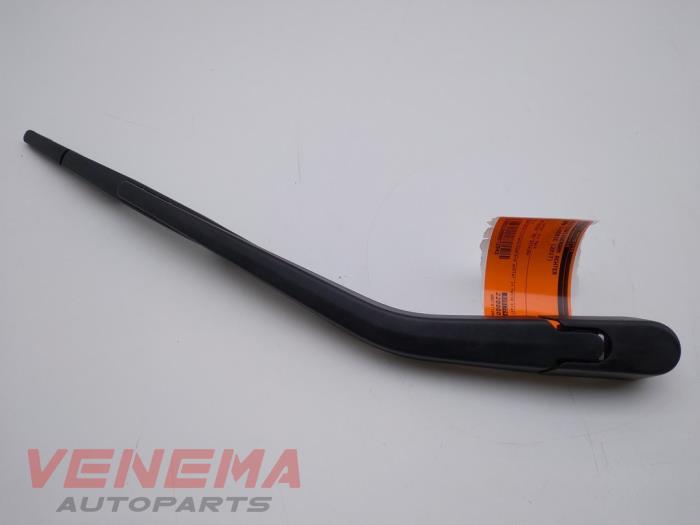 Rear wiper arm from a BMW 1 serie (F20) 120d TwinPower Turbo 2.0 16V 2017