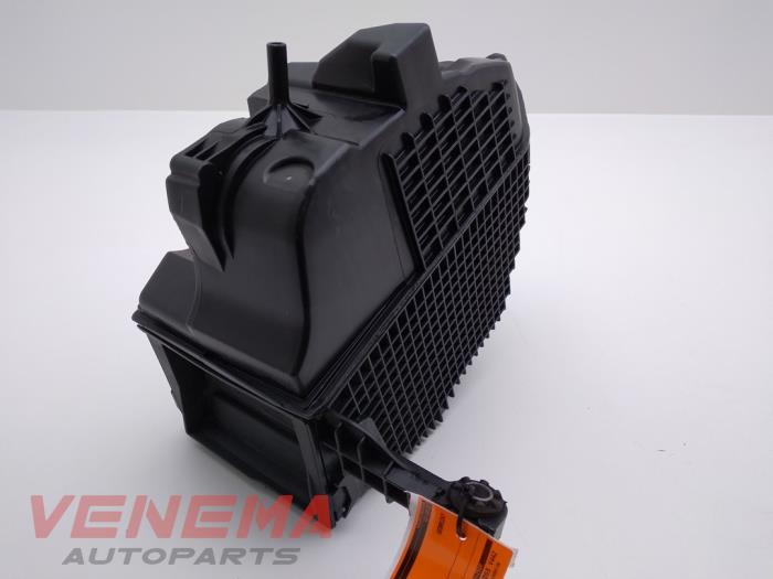 Begagnade Luftfilterhus Renault Clio IV (5R) 1.5 Energy dCi 90 FAP Pris € 14,99 Marginaltabell erbjuds av Venema Autoparts