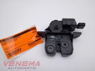 Used Tailgate lock mechanism Renault Clio IV (5R) 1.5 Energy dCi 90 FAP Price € 19,99 Margin scheme offered by Venema Autoparts