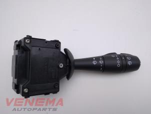 Used Wiper switch Renault Clio IV (5R) 1.5 Energy dCi 90 FAP Price € 29,99 Margin scheme offered by Venema Autoparts