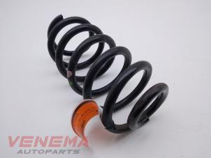 Used Rear coil spring Renault Clio IV (5R) 1.5 Energy dCi 90 FAP Price € 19,99 Margin scheme offered by Venema Autoparts