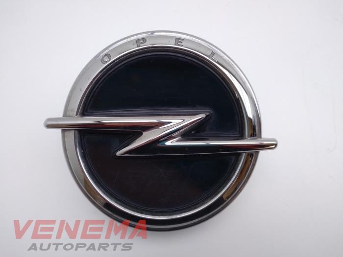 Uchwyt tylnej klapy z Opel Corsa F (UB/UH/UP) 1.2 12V 100 2021