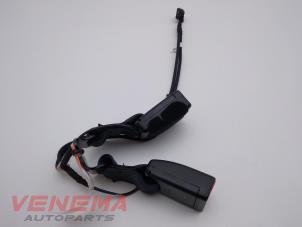 Used Rear seatbelt buckle, centre Opel Corsa F (UB/UH/UP) 1.2 12V 100 Price € 24,99 Margin scheme offered by Venema Autoparts