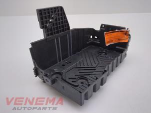 Used Battery box Opel Corsa F (UB/UH/UP) 1.2 12V 100 Price € 14,99 Margin scheme offered by Venema Autoparts