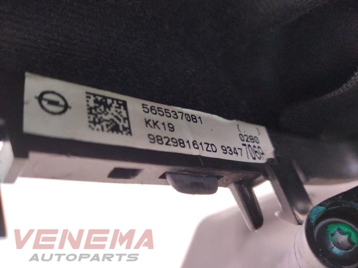 Schaltbox van een Opel Corsa F (UB/UH/UP) 1.2 12V 100 2021