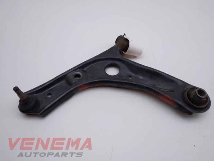 Front wishbone, left from a Peugeot 108 1.2 VTi 12V 2017