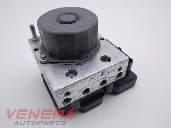 Begagnade ABS-pump Peugeot 108 1.2 VTi 12V Pris € 12,99 Marginaltabell erbjuds av Venema Autoparts