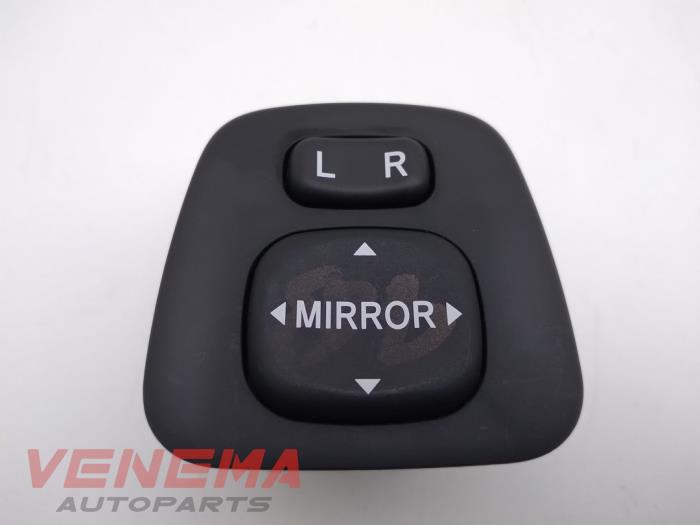 Mirror switch from a Peugeot 108 1.2 VTi 12V 2017