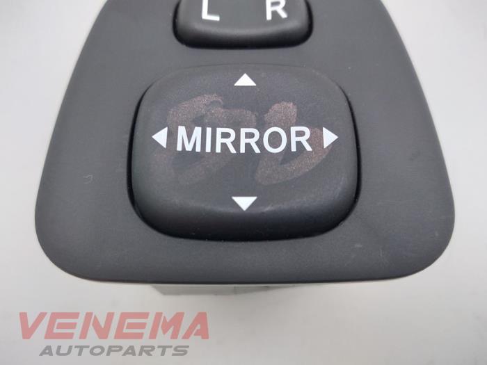 Mirror switch from a Peugeot 108 1.2 VTi 12V 2017