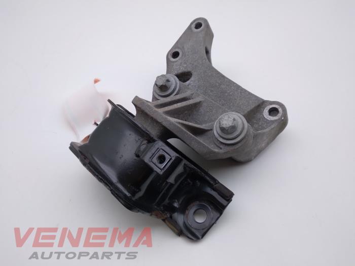Used Engine mount Opel Adam 1.2 16V Price € 9,99 Margin scheme offered by Venema Autoparts