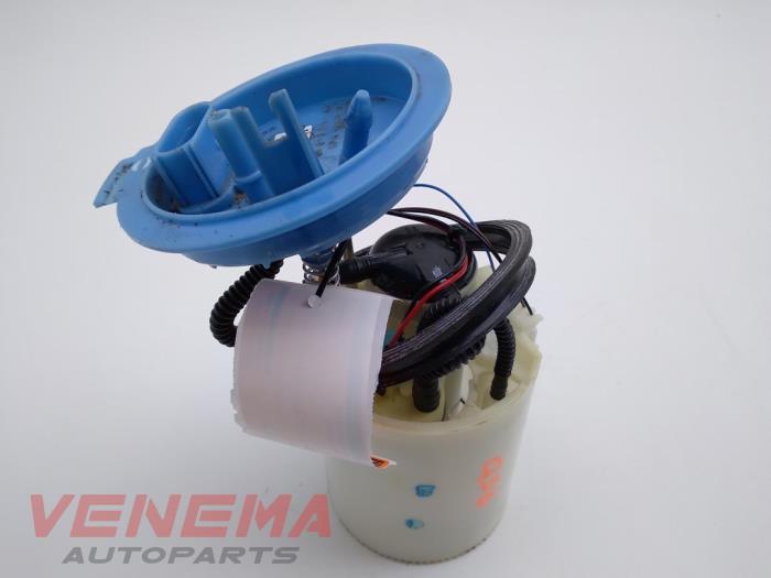 Usagé Pompe à carburant Volkswagen Golf Sportsvan (AUVS) 1.4 TSI 16V Prix € 13,99 Règlement à la marge proposé par Venema Autoparts
