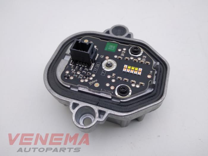 Module LED headlight Volvo XC90 II 2.0 T5 16V AWD 31395943 VALEO