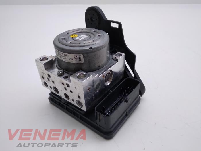 Usagé Pompe ABS Volkswagen Golf Sportsvan (AUVS) 1.2 TSI 16V BlueMOTION Prix € 299,99 Règlement à la marge proposé par Venema Autoparts