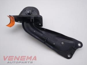 Used Rear wishbone, right Volkswagen Golf Sportsvan (AUVS) 1.4 TSI 16V Price € 19,99 Margin scheme offered by Venema Autoparts