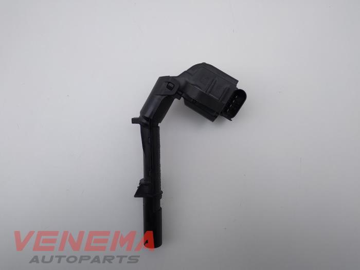 Usagé Bobine Mercedes C (W205) C-200 2.0 CGI 16V Prix € 14,99 Règlement à la marge proposé par Venema Autoparts