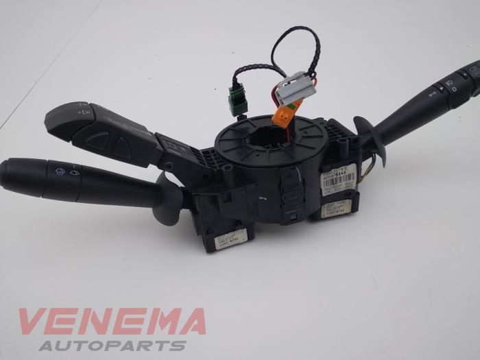 Steering column stalk from a Renault Trafic New (FL) 2.0 dCi 16V 90 2012