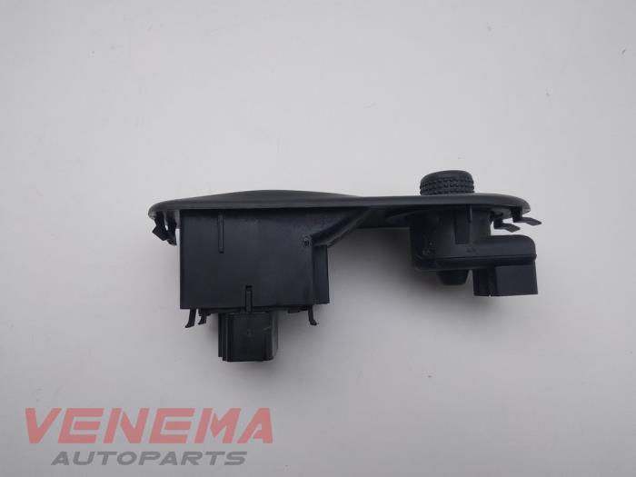 Multi-functional window switch from a Renault Trafic New (FL) 2.0 dCi 16V 90 2012