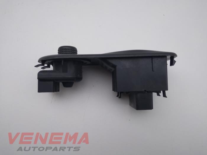 Multi-functional window switch from a Renault Trafic New (FL) 2.0 dCi 16V 90 2012