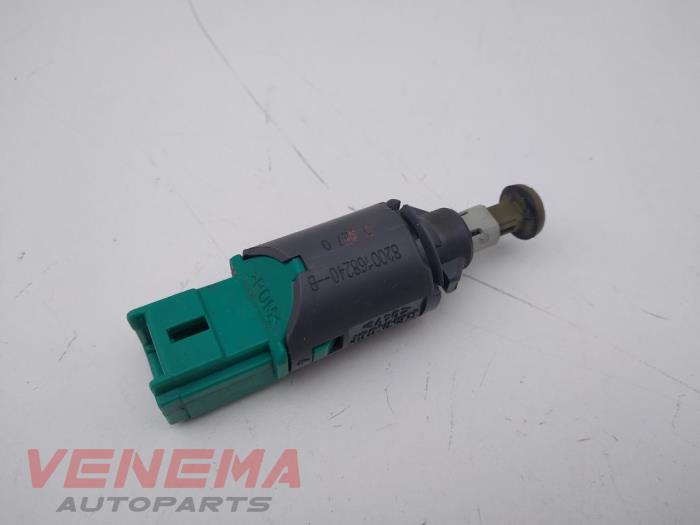 Clutch switch from a Renault Trafic New (FL) 2.0 dCi 16V 90 2012