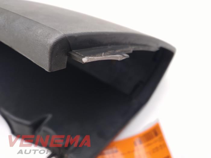 Cover, miscellaneous from a Renault Trafic New (FL) 2.0 dCi 16V 90 2012