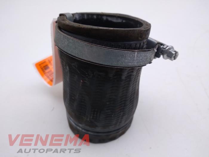 Gebrauchte Intercooler Schlauch Ford Fiesta 6 (JA8) 1.0 EcoBoost 12V 100 Preis € 14,99 Margenregelung angeboten von Venema Autoparts