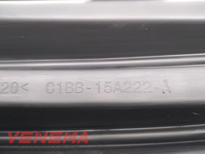 Stoßstangenteil rechts vorne van een Ford Fiesta 6 (JA8) 1.0 EcoBoost 12V 100 2014