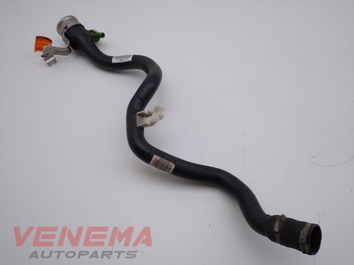 Fuel tank filler pipe from a BMW 3 serie (F30) 320d xDrive 2.0 16V 2017