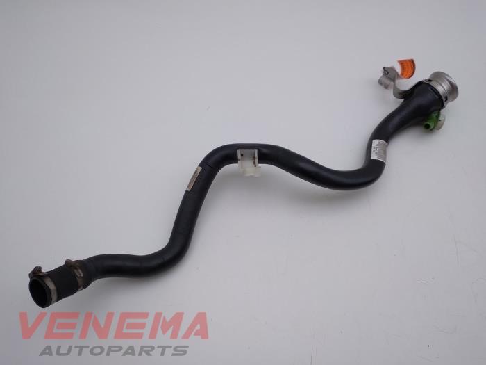 Fuel tank filler pipe from a BMW 3 serie (F30) 320d xDrive 2.0 16V 2017