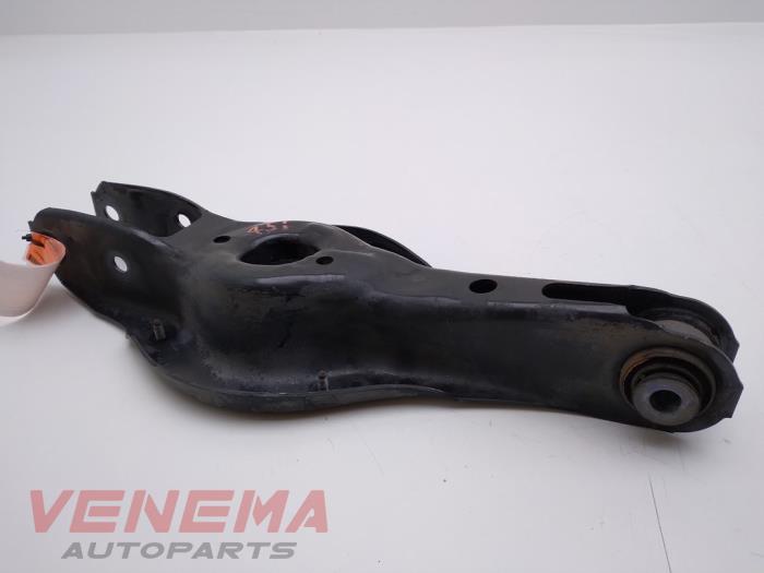 Lower wishbone, rear right from a BMW 3 serie (F30) 320d xDrive 2.0 16V 2017