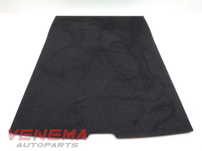 Floor panel load area from a BMW 3 serie (F30) 320d xDrive 2.0 16V 2017