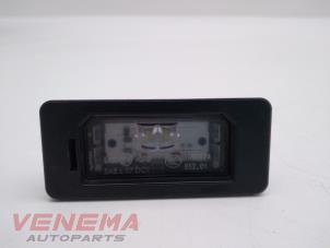 Używane Oswietlenie tablicy rejestracyjnej BMW 3 serie (F30) 320d xDrive 2.0 16V Cena € 9,99 Procedura marży oferowane przez Venema Autoparts