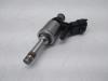 Injector (petrol injection) from a BMW 1 serie (F21), 2011 / 2019 114i 1.6 16V, Hatchback, 2-dr, Petrol, 1.598cc, 75kW (102pk), RWD, N13B16A, 2011-12 / 2015-03, 1P11; 1P12 2014