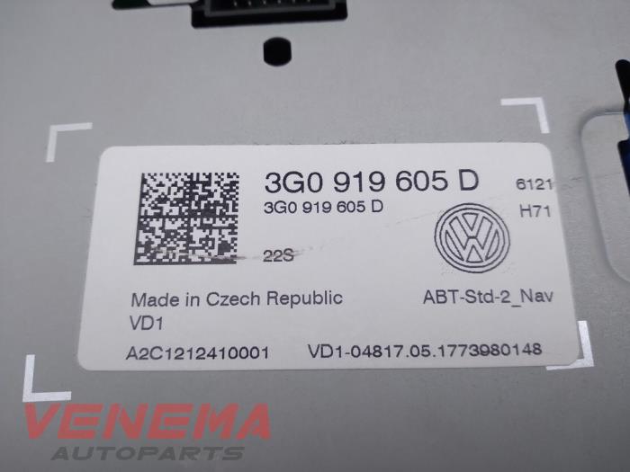 Wyswietlacz jednostki multimedialnej z Volkswagen Golf Sportsvan (AUVS) 1.4 TSI 16V 2018
