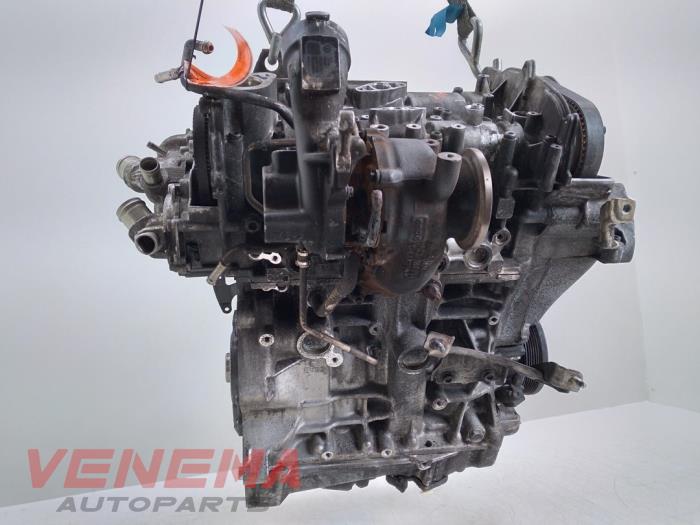 Engine from a Volkswagen Golf VIII (CD1) 1.5 eTSI 16V 2021