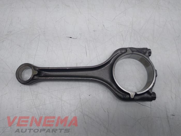 Begagnade Vevstake Audi A1 Sportback (GBA) 1.0 25 TFSI 12V Pris € 79,99 Marginaltabell erbjuds av Venema Autoparts